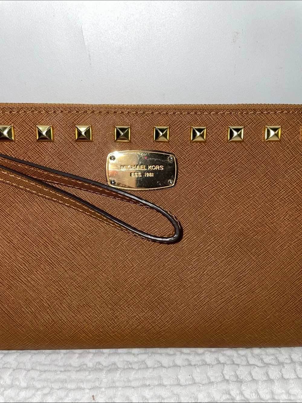 MICHAEL KORS SAFFIANO LEATHER WRISTLET FTL-07-041